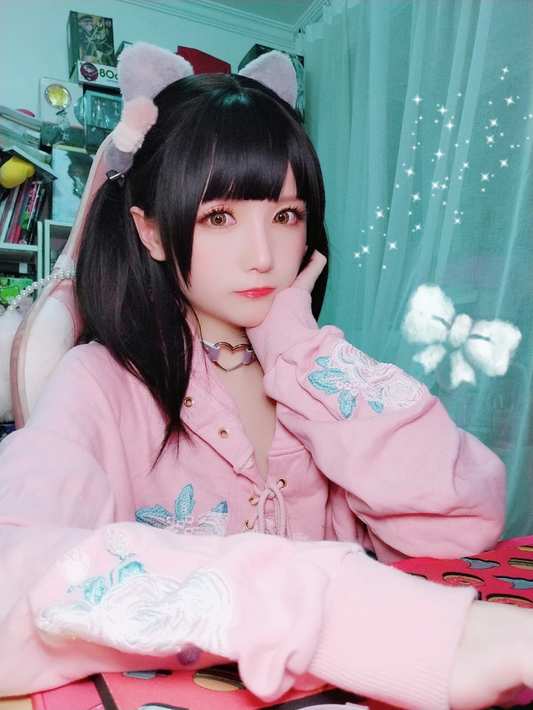 星之迟迟《VOL.4 元气女仆包》主题写真：66张全套美图