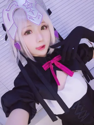 星之迟迟《VOL.4 元气女仆包》主题写真：66张全套美图