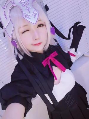星之迟迟《VOL.4 元气女仆包》主题写真：66张全套美图