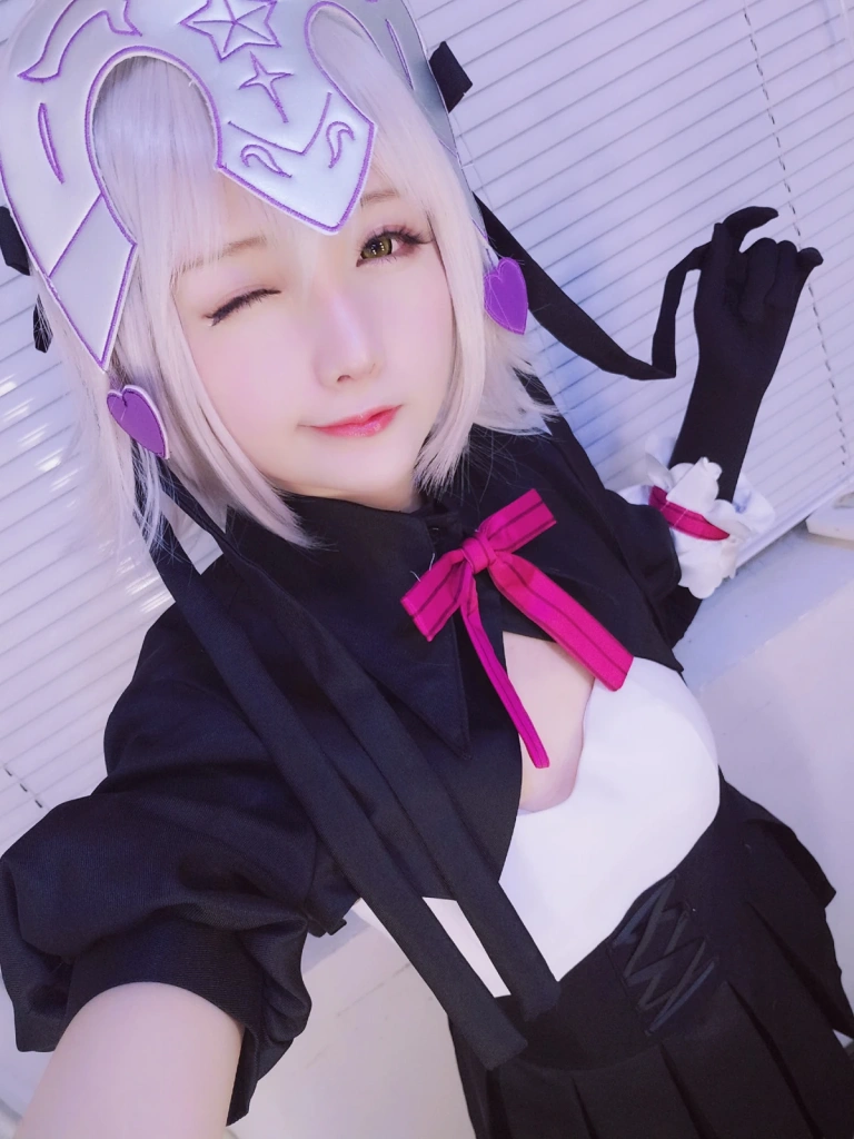 星之迟迟《VOL.4 元气女仆包》主题写真：66张全套美图