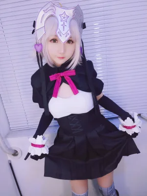 星之迟迟《VOL.4 元气女仆包》主题写真：66张全套美图