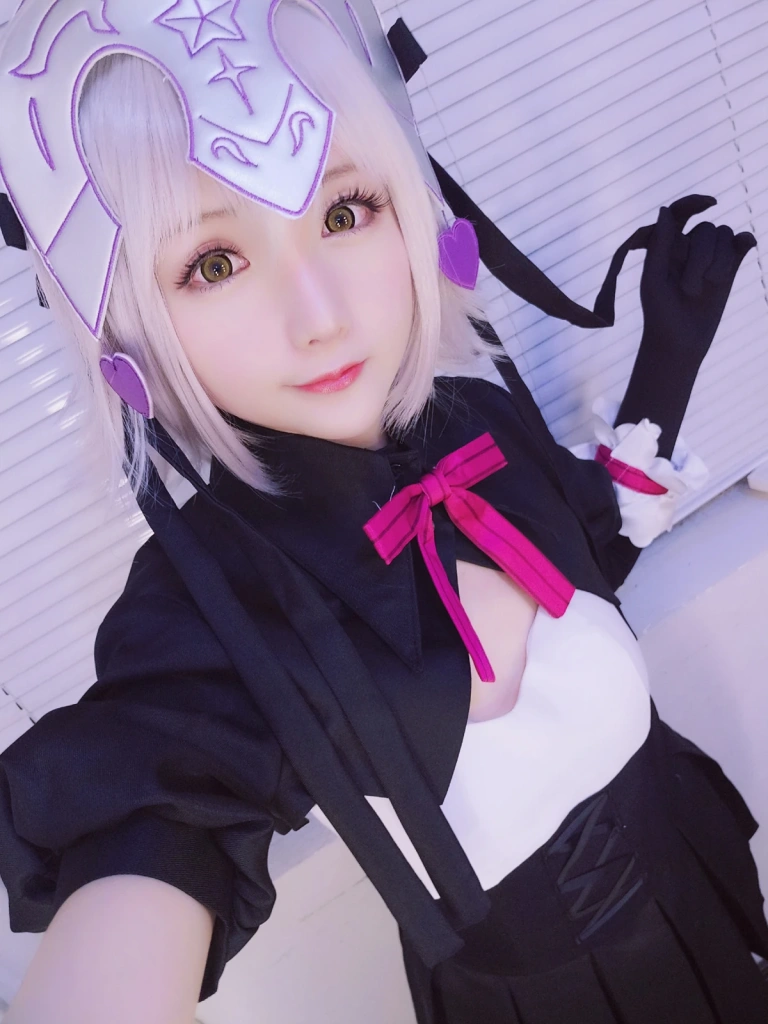 星之迟迟《VOL.4 元气女仆包》主题写真：66张全套美图