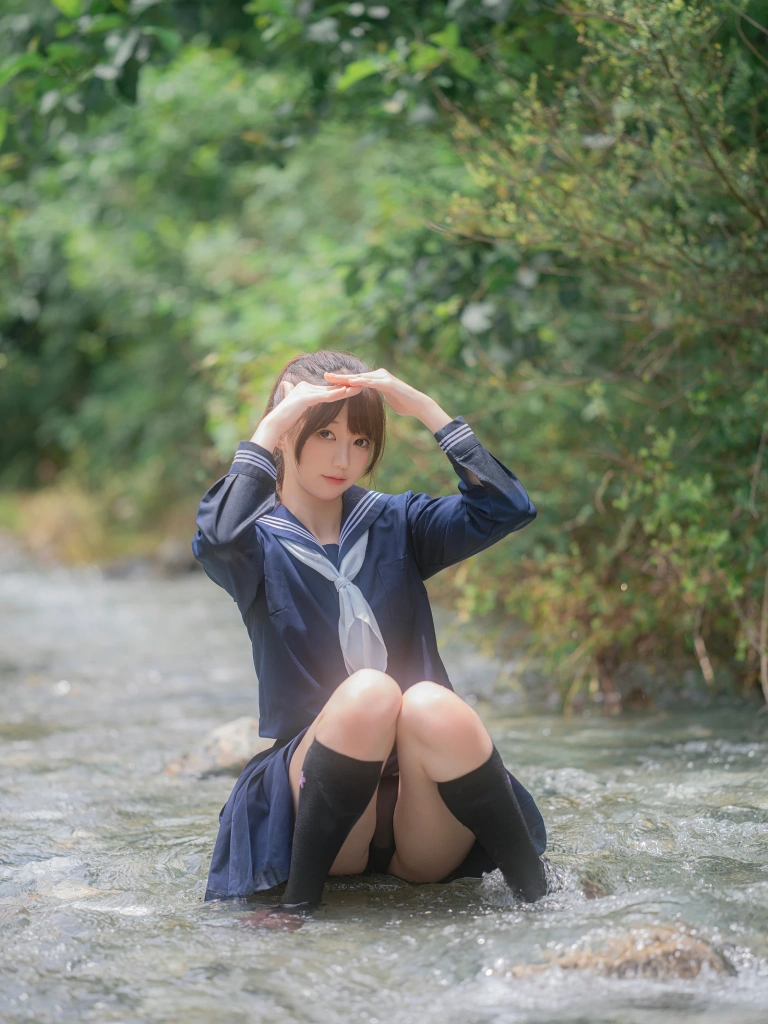 雫しずく《川で水遊び》主题写真：110张全套美图