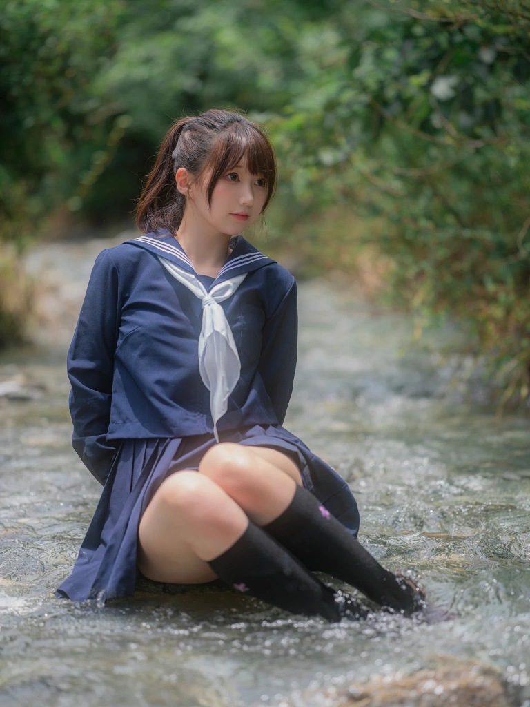 雫しずく《川で水遊び》主题写真：110张全套美图