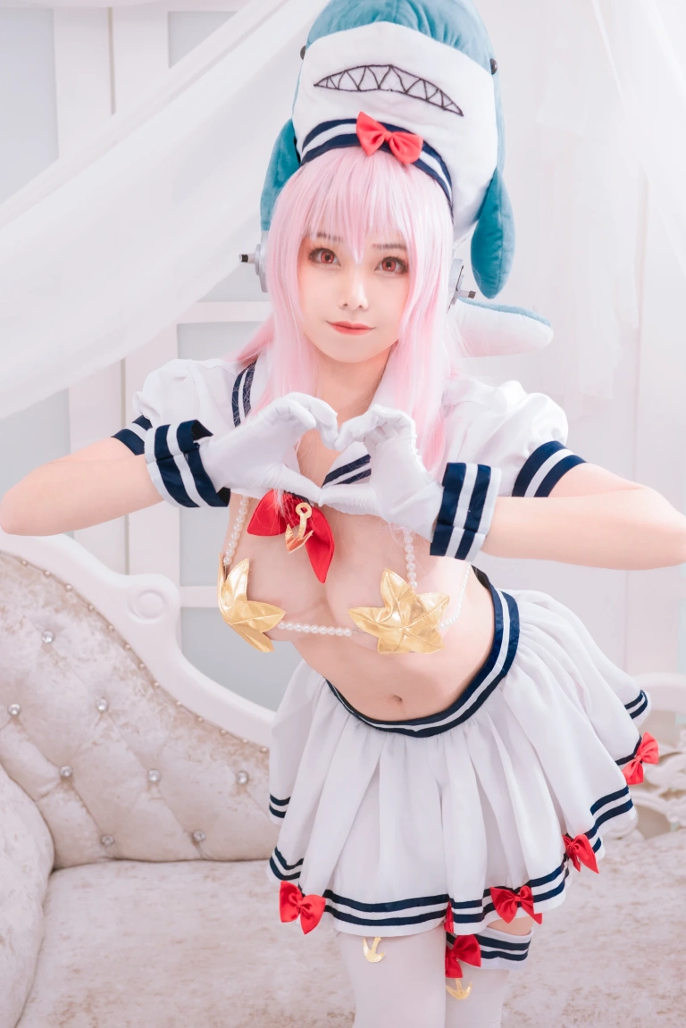 蜜汁猫裘《索尼子双鱼座》主题写真：12张全套美图