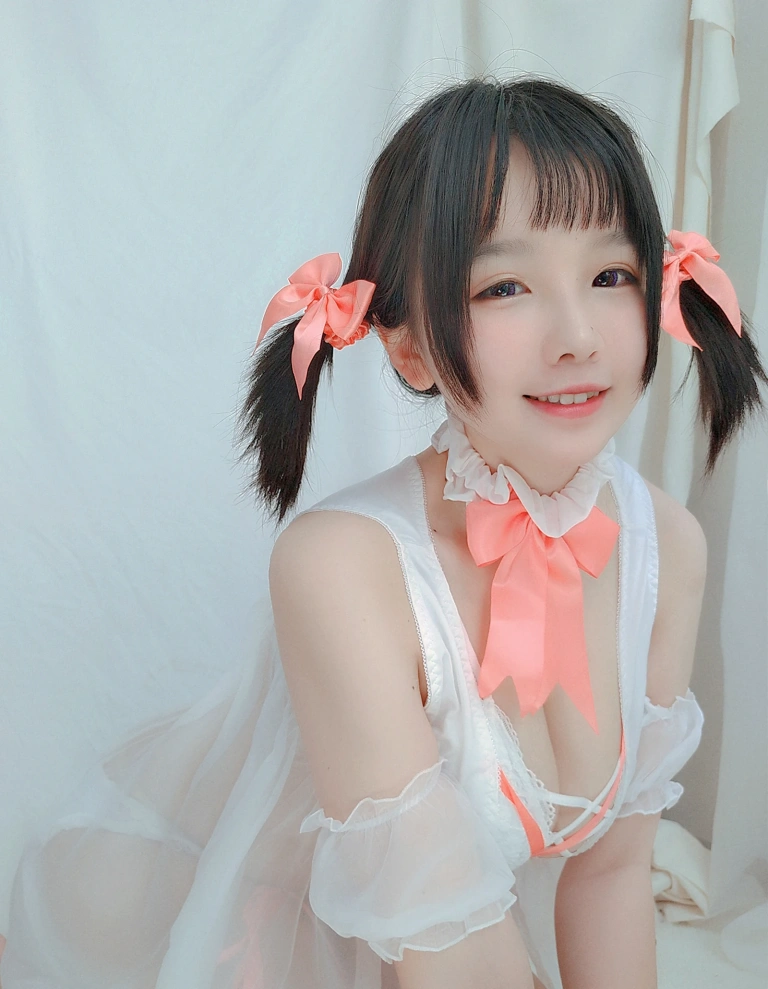阿半今天很开心《玛修杂图》主题写真：20张全套美图
