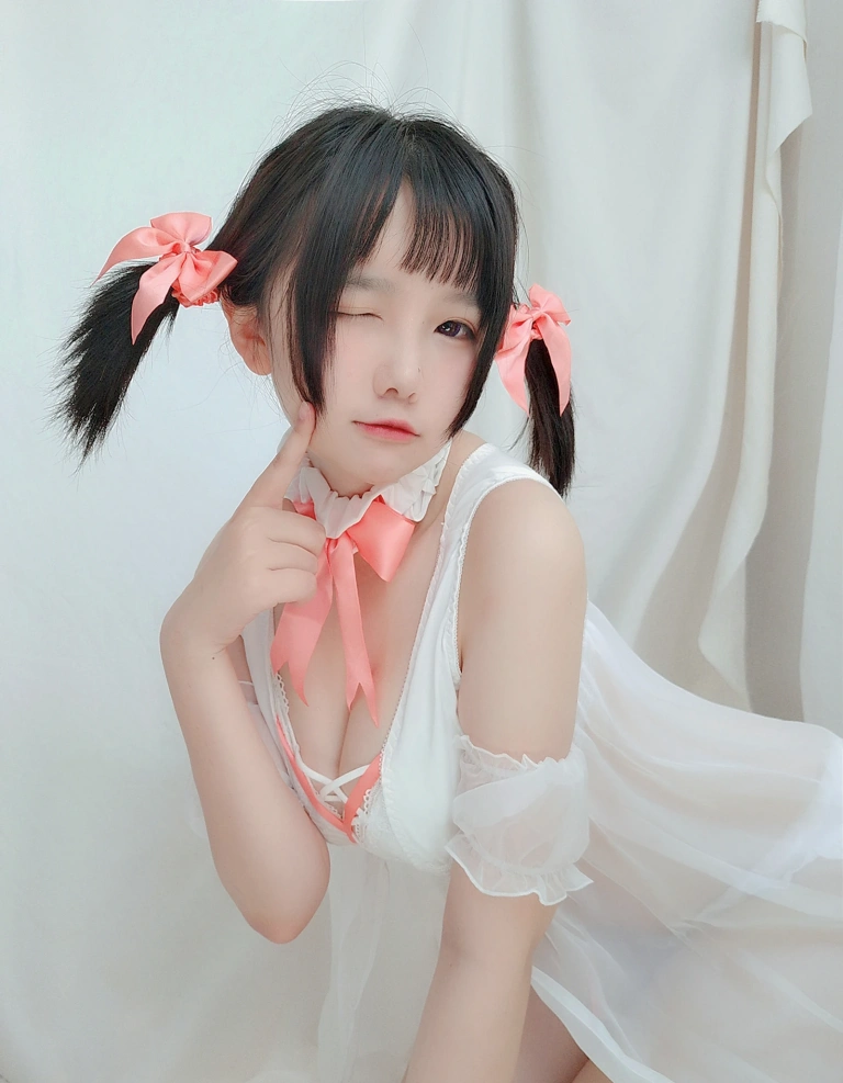 阿半今天很开心《玛修杂图》主题写真：20张全套美图