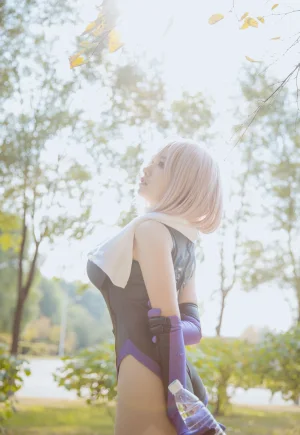 阿半今天很开心《玛修杂图》主题写真：20张全套美图