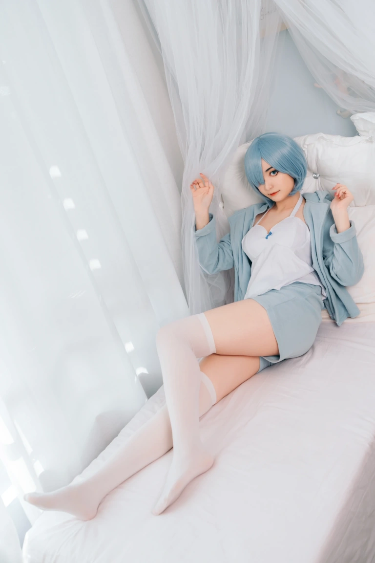 许枳《蕾姆的小床》主题写真：21张全套美图
