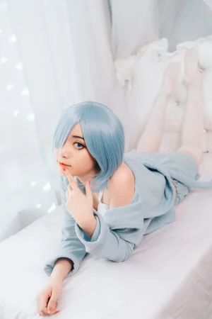 许枳《蕾姆的小床》主题写真：21张全套美图