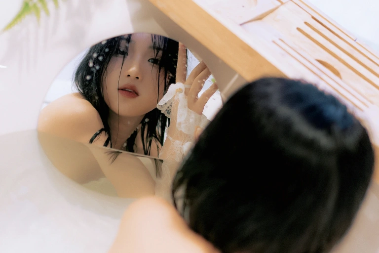 瓦斯塔亚小龙虾《鲸》主题写真：23张全套美图