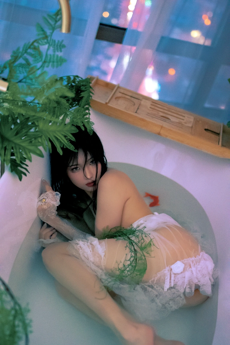 瓦斯塔亚小龙虾《鲸》主题写真：23张全套美图