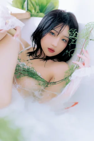 瓦斯塔亚小龙虾《鲸》主题写真：23张全套美图