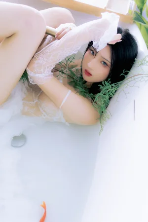 瓦斯塔亚小龙虾《鲸》主题写真：23张全套美图