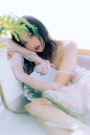 瓦斯塔亚小龙虾《鲸》主题写真：23张全套美图