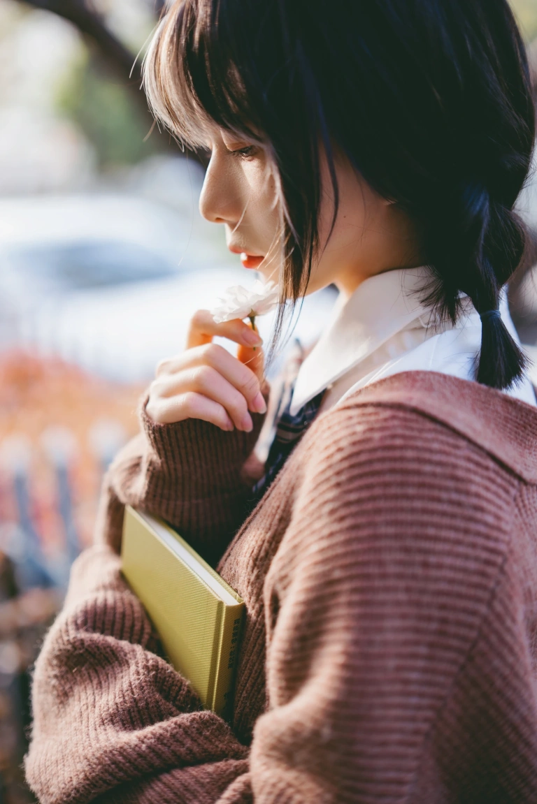 清青琴玖《想和你一起在四月吹春风》主题写真：25张全套美图