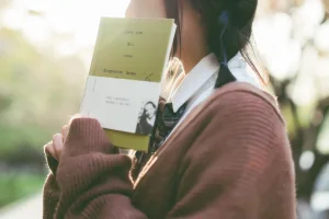 清青琴玖《想和你一起在四月吹春风》主题写真：25张全套美图
