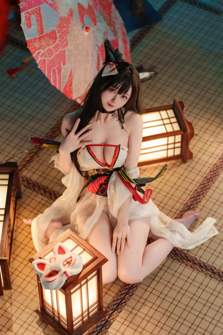 前野太太《碧蓝航线 天城泳装》主题写真：26张全套美图