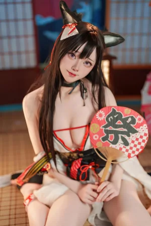 前野太太《碧蓝航线 天城泳装》主题写真：26张全套美图