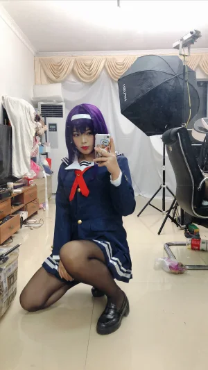 白烨《学姐校服自拍》主题写真：26张全套美图