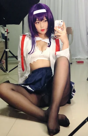 白烨《学姐校服自拍》主题写真：26张全套美图