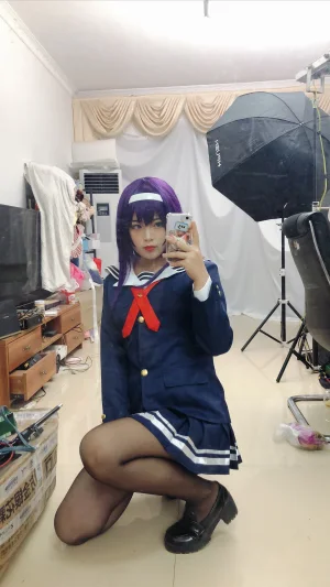 白烨《学姐校服自拍》主题写真：26张全套美图
