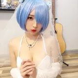 小女巫露娜《蕾姆婚纱》主题写真：29张全套美图