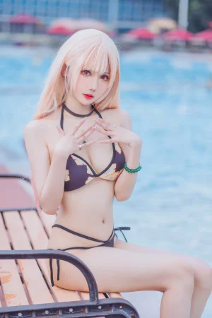 仙女月《喜多川泳装》主题写真：29张全套美图