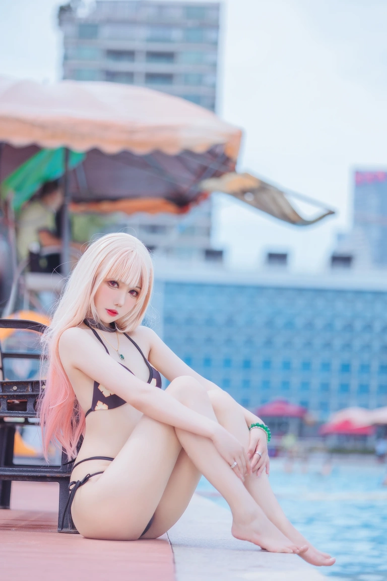 仙女月《喜多川泳装》主题写真：29张全套美图