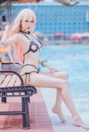 仙女月《喜多川泳装》主题写真：29张全套美图