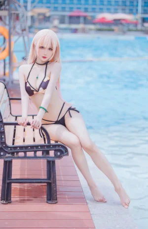 仙女月《喜多川泳装》主题写真：29张全套美图
