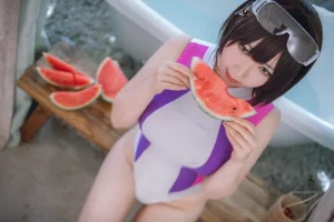 是本末末《竞泳水着》主题写真：31张全套美图