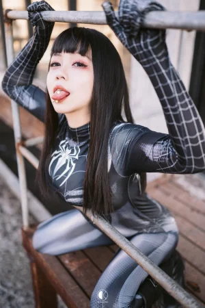 末夜《蜘蛛侠妹妹》主题写真：33张全套美图