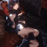 矢量鱼《蔚蓝档案 杏山和纱万圣节》主题写真：34张全套美图