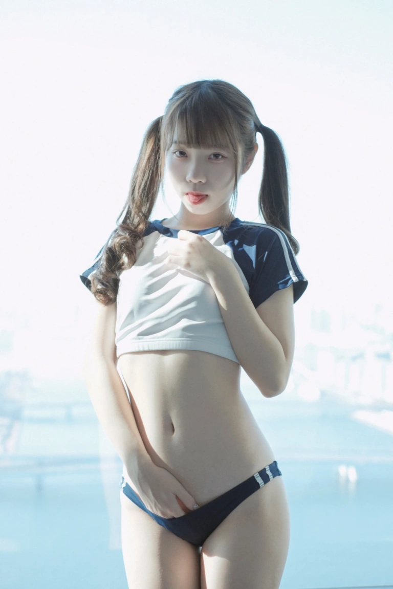 可可小白兔《情人節の禮物 體操服少女》主题写真：35张全套美图