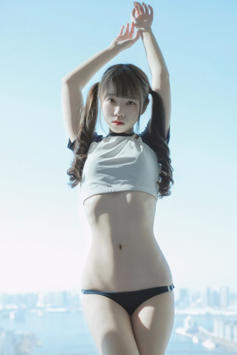 可可小白兔《情人節の禮物 體操服少女》主题写真：35张全套美图