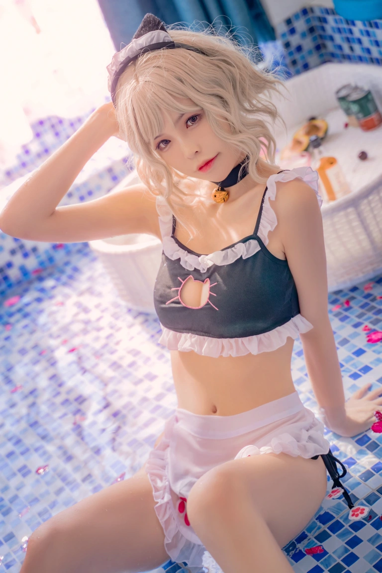 可可老师《夏日双子》主题写真：42张全套美图