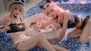 可可老师《夏日双子》主题写真：42张全套美图