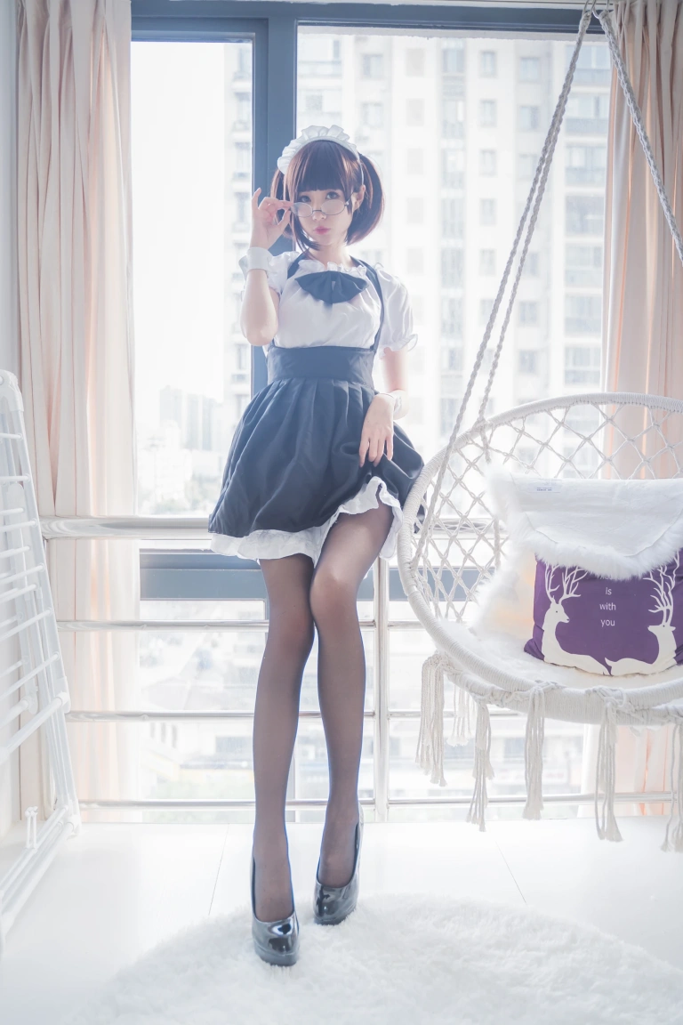 西园寺南歌《黑丝女仆》主题写真：45张全套美图，含2个视频