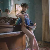 星黛鹿鹿《小僵尸》主题写真：53张全套美图