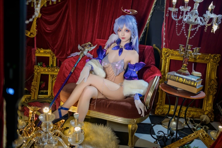 狐玖玖《知更鸟》主题写真：61张全套美图