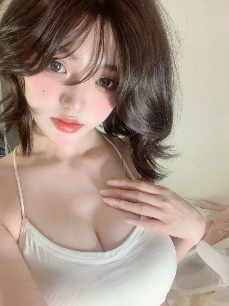 真宝《居家女友》主题写真：98张全套美图，含1个视频