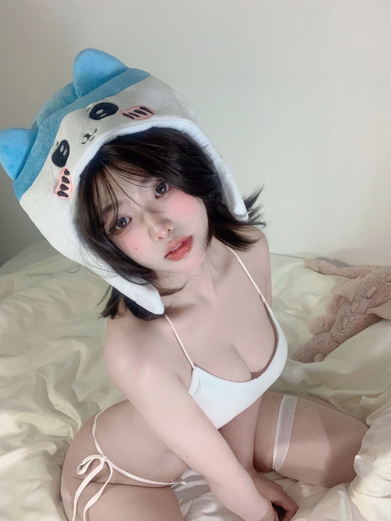 真宝《居家女友》主题写真：98张全套美图，含1个视频
