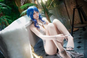九柒喵《圣路易斯Luxury Handle》主题写真：10张全套美图