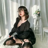 皮皮奶《黑色高岭OL自拍》主题写真：148张全套美图，含1个视频