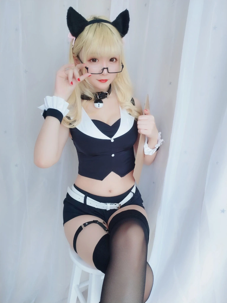 星之迟迟《VOL.5 恶女秘书包》主题写真：59张全套美图