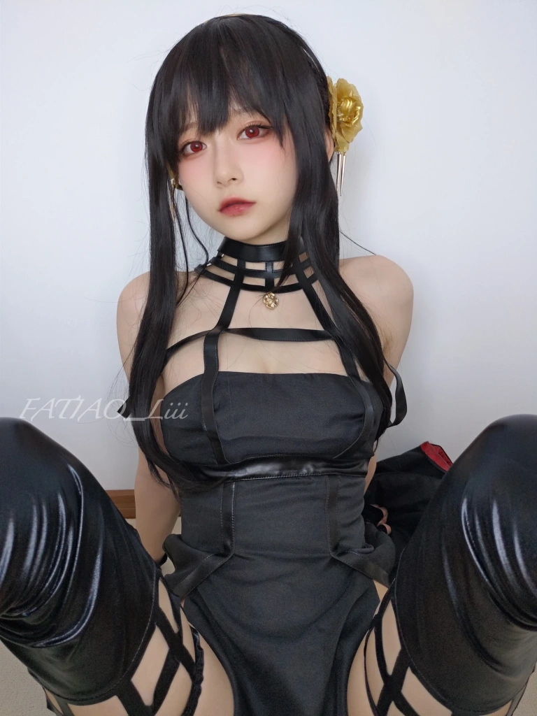 迷之呆梨《Yor Forger》主题写真：58张全套美图