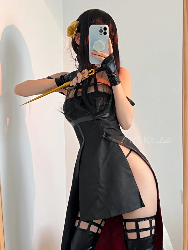 迷之呆梨《Yor Forger》主题写真：58张全套美图