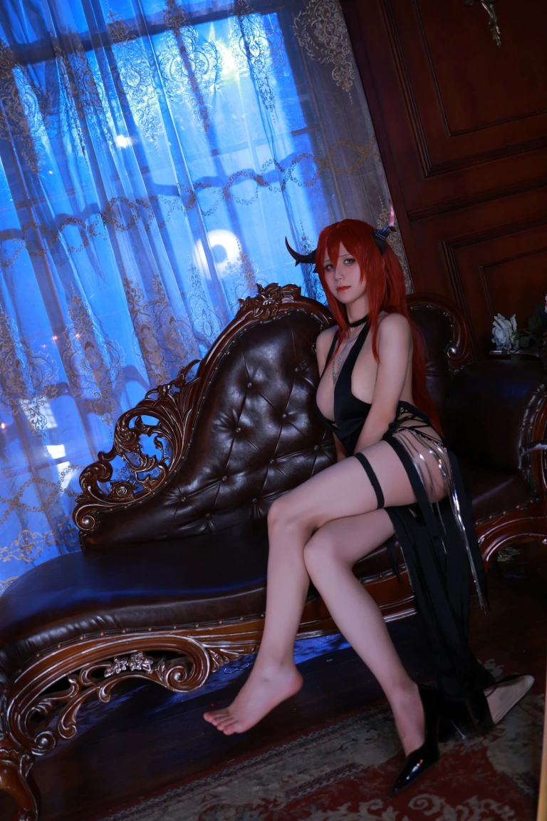 桜满三时《史尔特尔同人礼服》主题写真：106张全套美图