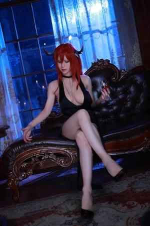 桜满三时《史尔特尔同人礼服》主题写真：106张全套美图